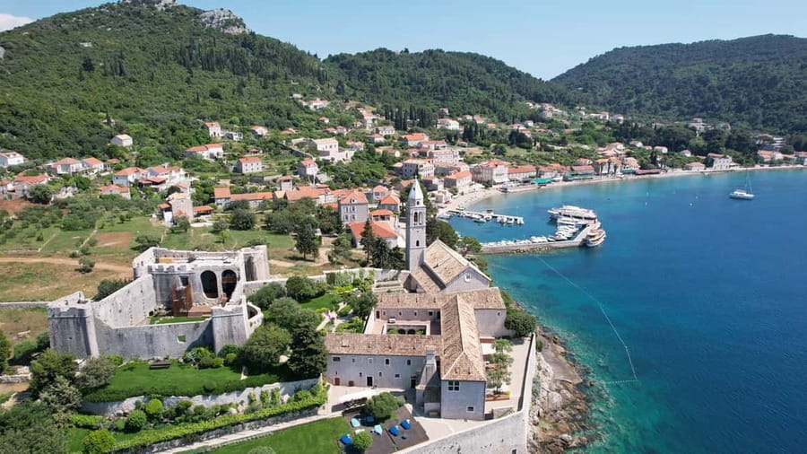 Dubrovnik: Elaphiti Islands Tour by Regina Maris with Lunch - Drinks all day, and what the bar is for