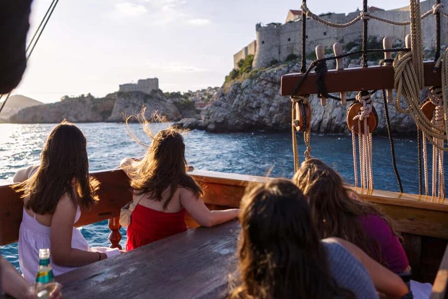 Dubrovnik: Galleon Sunset Cruise with a Live Guide & Drink - Key highlights you will actually use