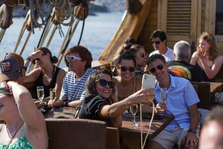 Dubrovnik: Galleon Sunset Cruise with a Live Guide & Drink - Boarding the Galleon Tirena: the comforts and the vibe