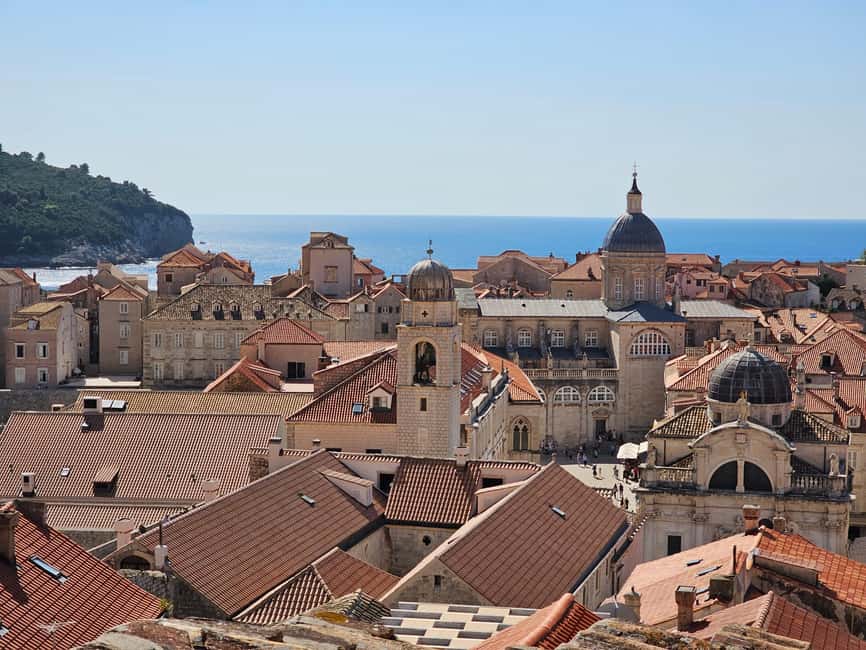 Dubrovnik: Game of Thrones & City Walls Walking Tour - Meeting at Amerling Fountain, right by the Old Town entrance