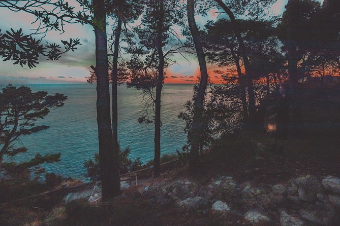 Dubrovnik Ghosts and Mystery Walking Tour - What the guide style brings to the experience