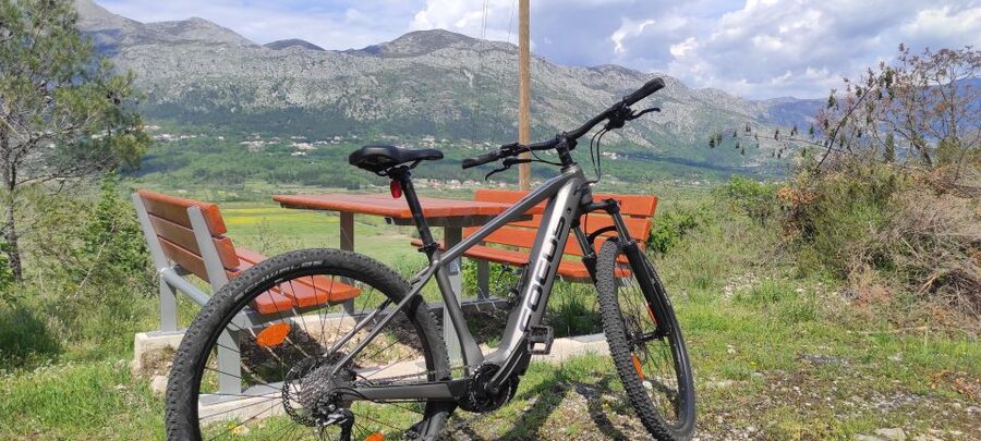 Dubrovnik Guided Private E-bike Tour - Where the Urban and Veggie brunch fits, and how to handle snacks