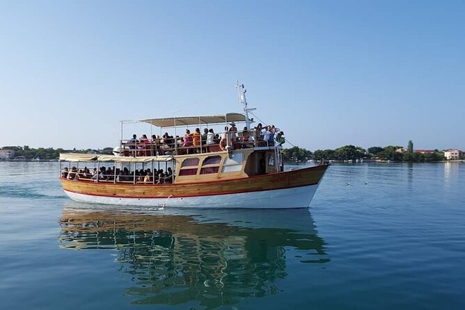 Dubrovnik Islands Boat Tour with Lunch and Unlimited Drinks - Swimming and snorkeling: bring your own gear for the pebble beaches
