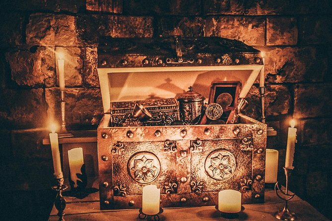 Dubrovnik Legends - The lost treasure of the Republic - Meeting at DOC Dubrovnik Shopping Center, then spotting the basement room