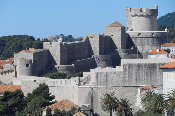 Dubrovnik Old City Walls Private Tour - A private 2.5-hour wall walk with a guide who tells the story