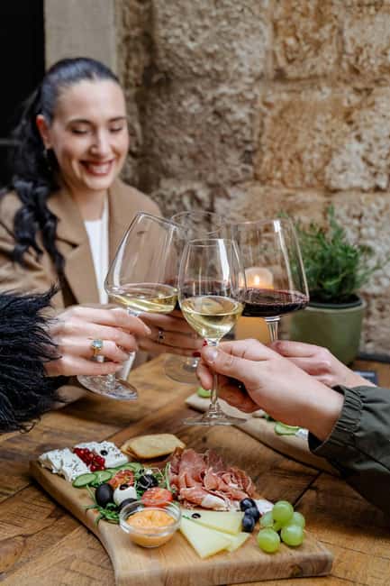 Dubrovnik Old Town: Night tour with History, Wine & Bites - Stradun first: a quick way to learn Dubrovnik’s layout