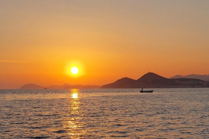 Dubrovnik Old Town Sunset Cruise - Where you start and how to find the boat without stress