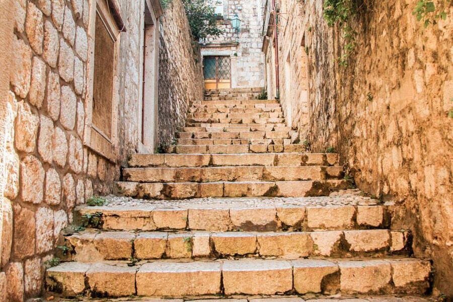 Dubrovnik: Old Town Walking Tour - Guides bring personality, not just facts, and it changes the feel of the tour