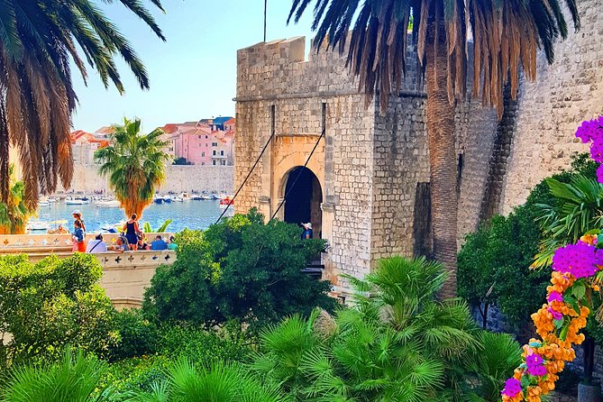 Dubrovnik: Old Town Walking Tour - Headsets make a difference when the streets get loud