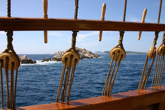Dubrovnik Old Town Walking Tour and Cruise with Karaka - Who should book this Dubrovnik cruise and Old Town walk