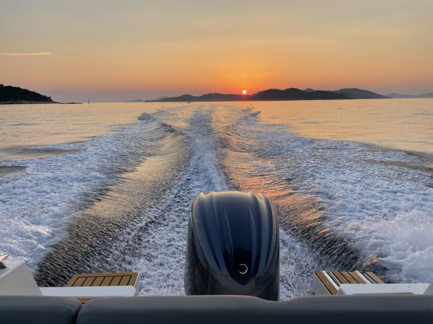Dubrovnik: Private Elaphiti Islands and Blue Cave Tour - Sunj Beach and the loop of swims and shade