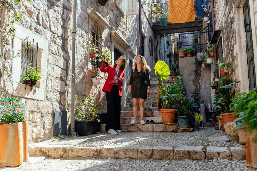 Dubrovnik: Private Family Friendly City Tour with Guide - The Ice Cream Stop: A Local Treat That Breaks Up the Walk