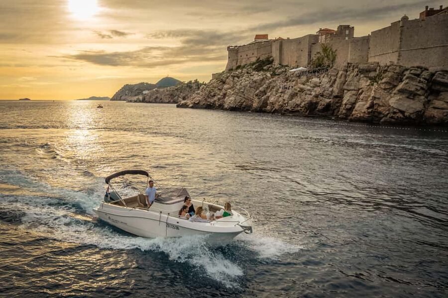 Dubrovnik Private Speedboat Tour to Elaphite Islands - Meeting at Grudska ul. 1a and finding your dock in minutes