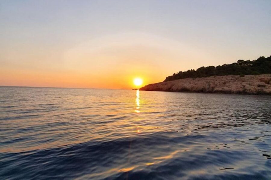 Dubrovnik: Romantic Sunset Cruise - From the old town pier to open-air sailing in about an hour