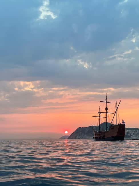 Dubrovnik: Sea Kayaking&Snorkelling Guided Day/Sunset Tours - Paddling beneath Dubrovnik Old Town walls for big-photo views