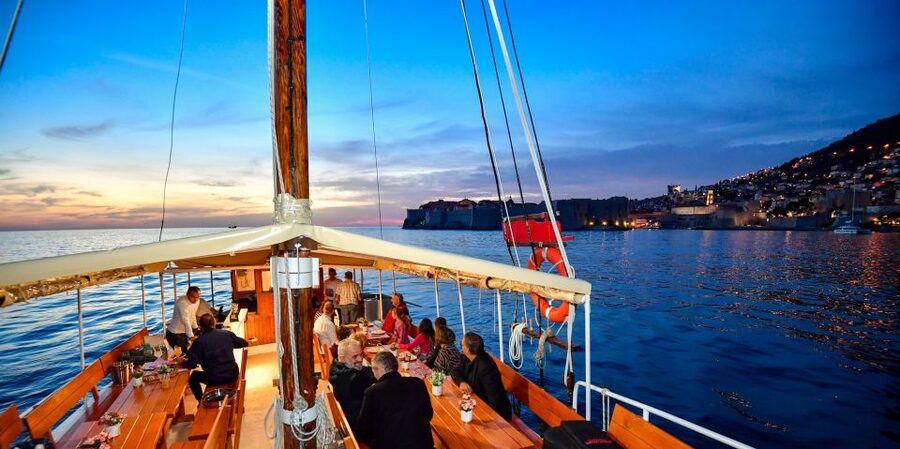 Dubrovnik: Sunset Dinner Cruise around the Old Town - Why a sunset dinner cruise beats a normal Dubrovnik night