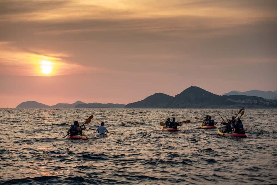 Dubrovnik: Sunset Kayaking and Snorkeling Tour - Gear, clothing, and packing for a smoother ride