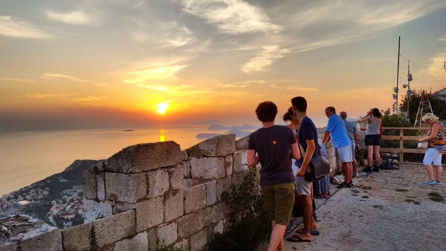 Dubrovnik: Sunset Panorama Tour with Glass of Wine - Guide style and languages: getting context without slowing down