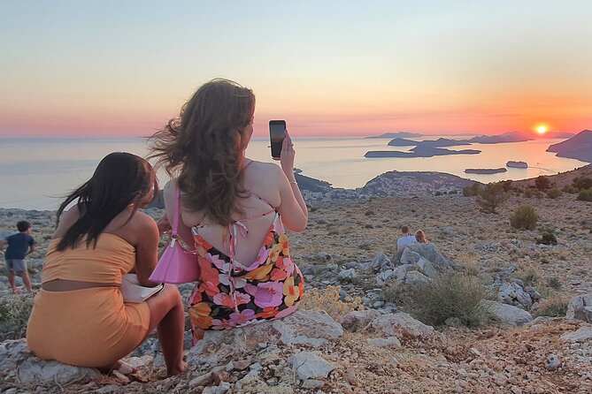 Dubrovnik Sunset Tour with Wine Tasting - Where you meet the Horizon van in Dubrovnik