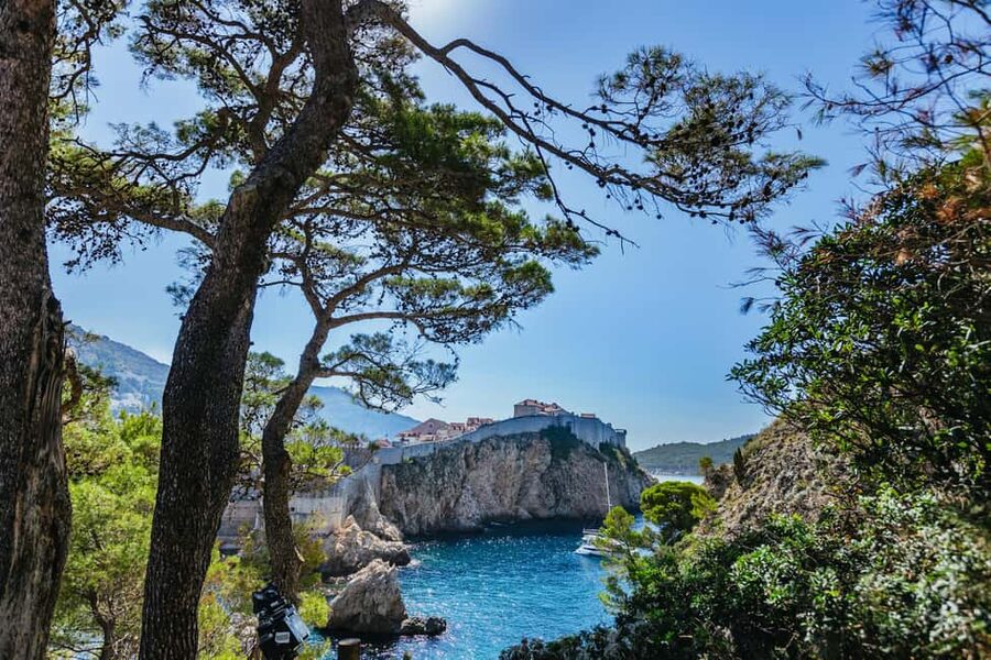 Dubrovnik: The Original Game of Thrones Tour & Lokrum Option - Meeting point and how to keep the walk comfortable