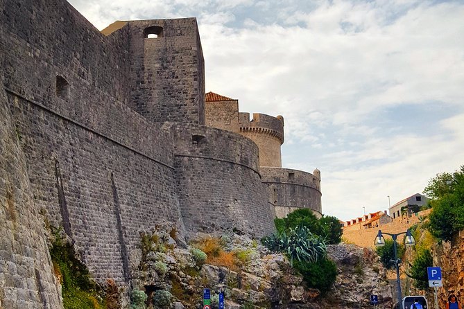 Dubrovnik walking history tour - Onofrio’s Fountain and the 12 km aqueduct, where survival becomes architecture