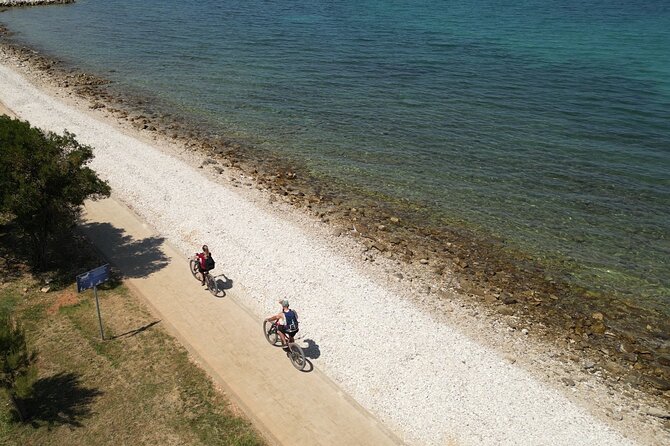 E-Bike swim & fortress tour Vodnjan - Stop 2: Barbariga beach break for swimming and shore sun