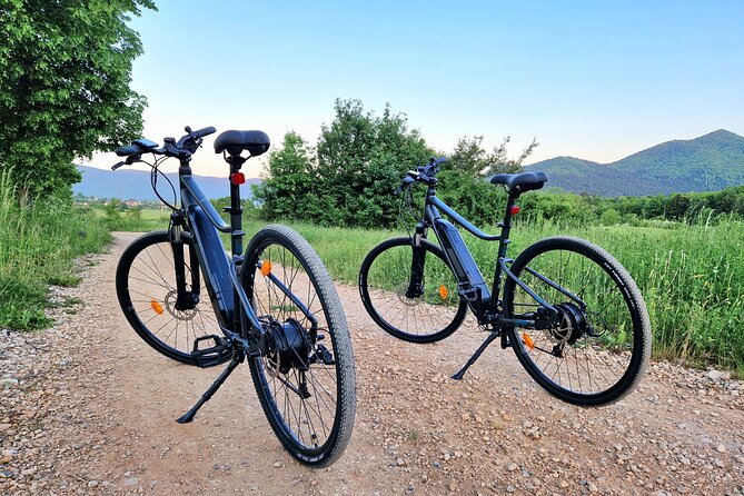 E-bike Tour Around Gacka River Valley - Kayaking on sit-on-top boats, choose 5 km or 7 km