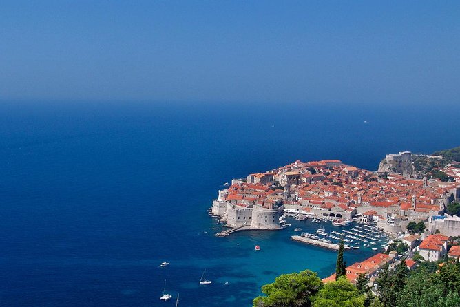 Early Bird Dubrovnik History Tour – 7:30 Start - Stop 5: Stradun for 40 minutes of the main promenade, with breathing room