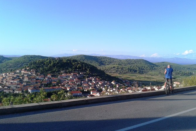Electric bike - day rentals Split, Sinj - What’s included on the bike, and what you should add yourself