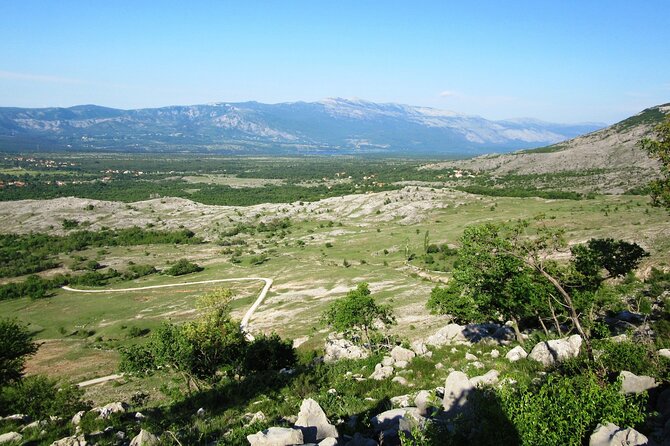 Electric bike - day rentals Split, Sinj - Riding Split and the surrounding coastline: what to expect on the road