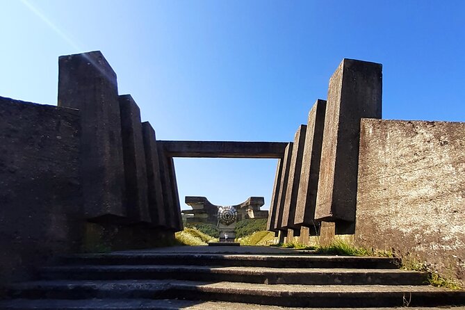 Ex-Yugoslavian "Spomeniks" tour - Jasenovac: the Stone Flower and the concentration camp museum
