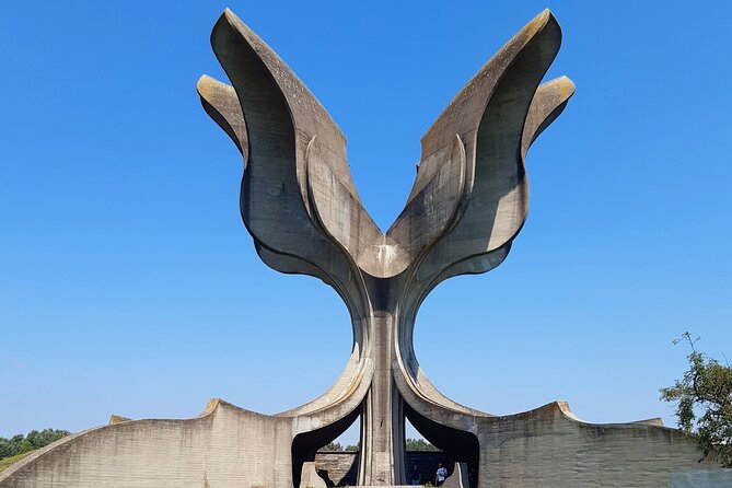 Ex-Yugoslavian "Spomeniks" tour - Podgaric: the Revolution of the People of Moslavina memorial stop