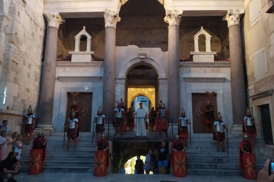 Experience Split History Walking Tour With Local Historian - 3D reconstruction images and why they help your brain