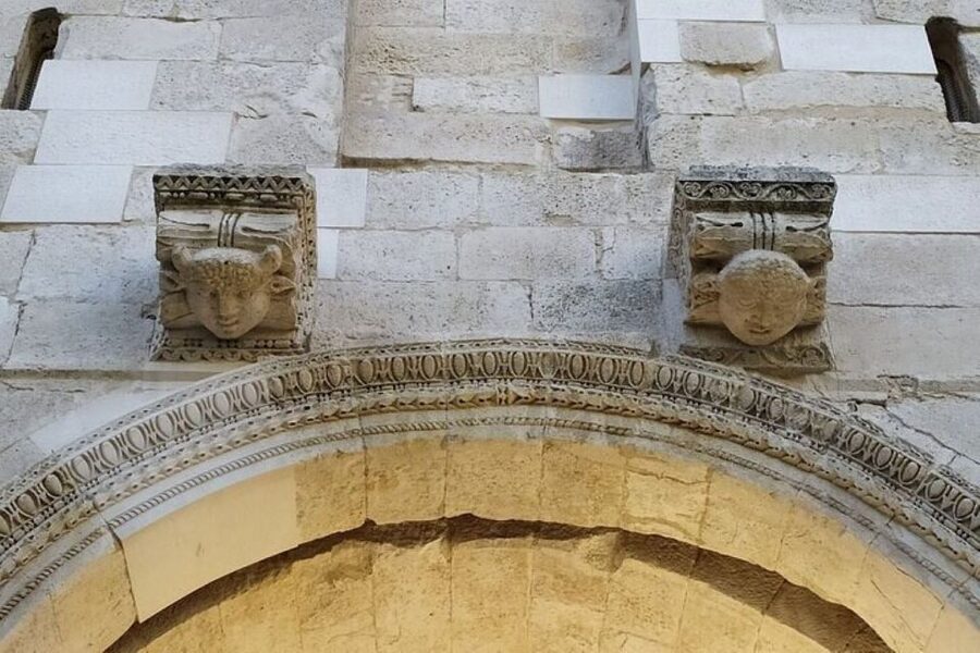 Experience Split History Walking Tour With Local Historian - Starting at Golden Gate, the north entrance that sets the tone