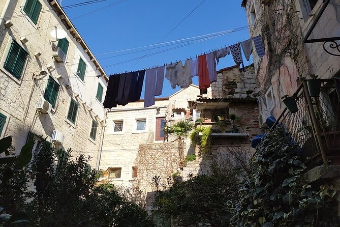 Experience Split With Local Professional Historian - Small Group - Riva Harbor, Fruit Square, and Pjaca: seeing Split after the Romans