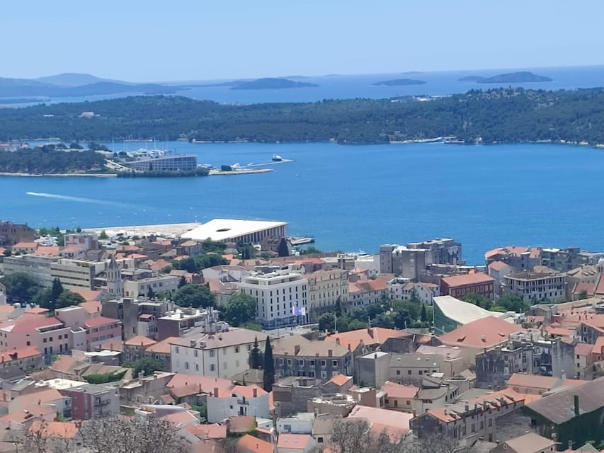 Fortresses Sightseeing - Eco City Tour Šibenik - Why this tour by retro e-car is the smartest way up the hills