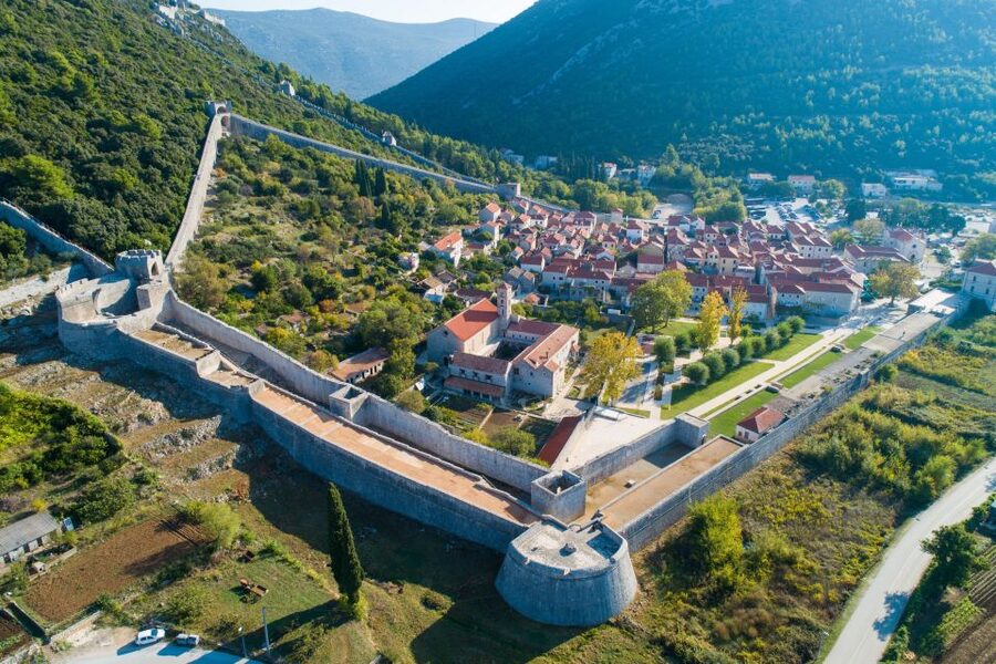 From Dubrovnik: Guided Tour of Pelješac & Korčula - Ston Fortress and the Great Wall of the Mediterranean, what you see and what you do not