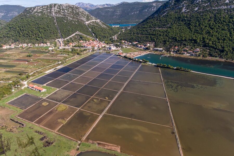 From Dubrovnik: Island of Korčula with wine tasting - Ston’s medieval walls, salt ponds, and why this stop matters