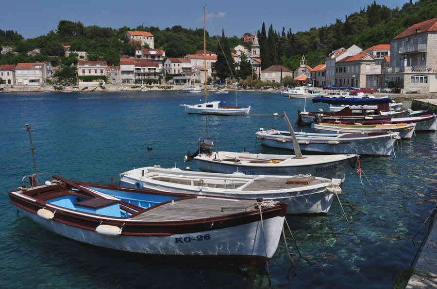 From Dubrovnik: Korcula Island Tour with Wine Tasting - Ston morning stop: coffee first, walls second