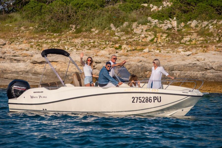 From Fažana: Private boat tour of Brijuni Islands - Snorkeling masks and fresh drinks, the practical perks that change the day