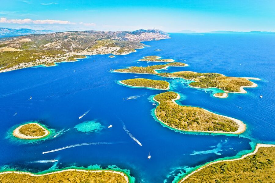From Hvar: Blue and Green Cave Day Tour - Crew and comfort: the small stuff that makes a difference