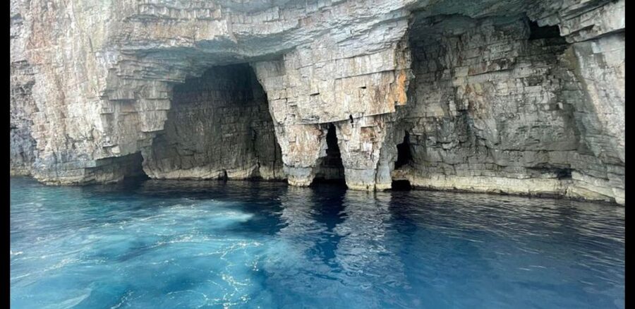 From Hvar: Blue Cave, Green Cave & 5 Islands Speedboat Tour - The exact flow from Hvar: 10:30 start, then straight into the water