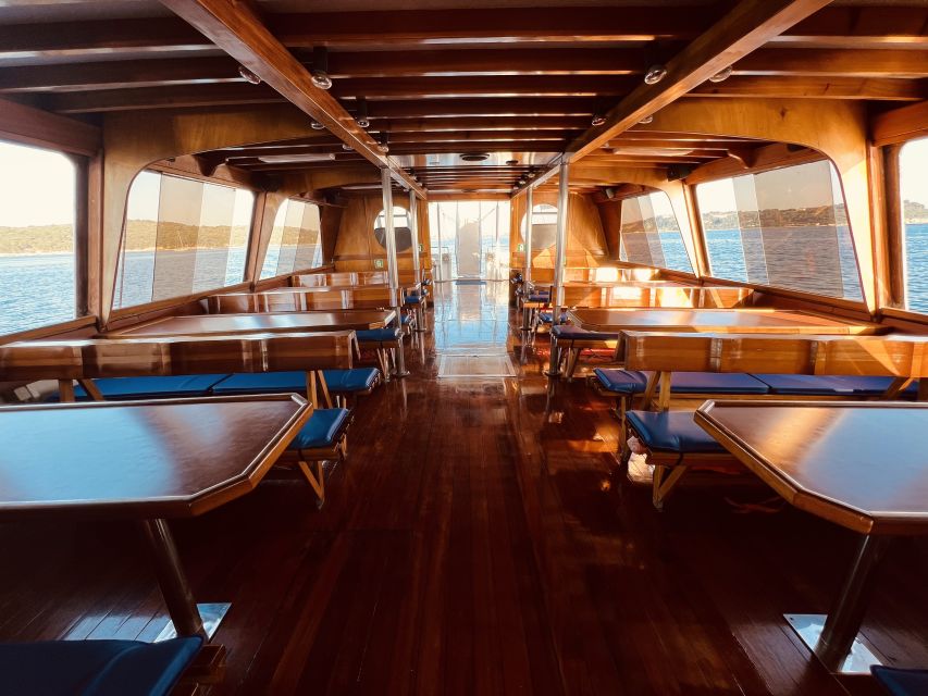 From Pula: Day Cruise to Rovinj, Lim Fjord, and Red Island - Lunch on board in the fjord: Mediterranean choices, simple service
