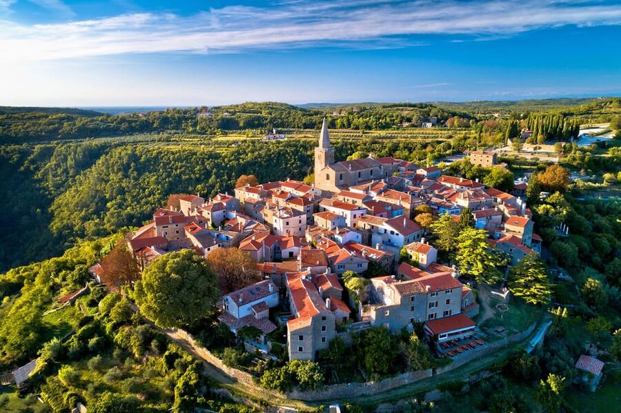 From Pula/Medulin: Istria Tour + Poreč, Motovun and Groznjan - Price and what feels like a good deal