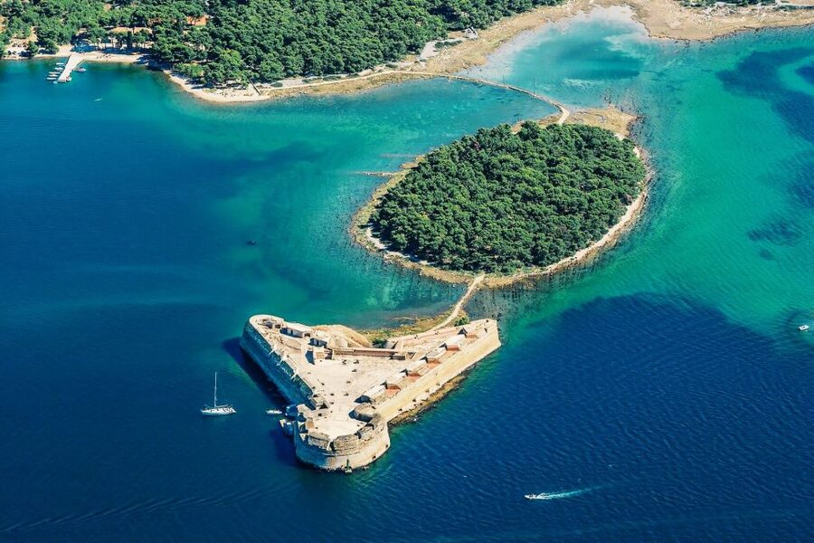 From Sinj: 1.5-Hour Private Flight over Kornati & Šibenik - Ending back over Sinj: how the landing closes the loop