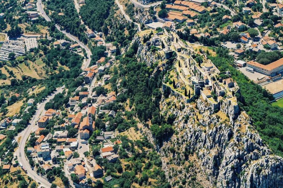 From Sinj: Panoramic Flight over Split - The route you’ll follow, from Sinj airfield to the Split skyline
