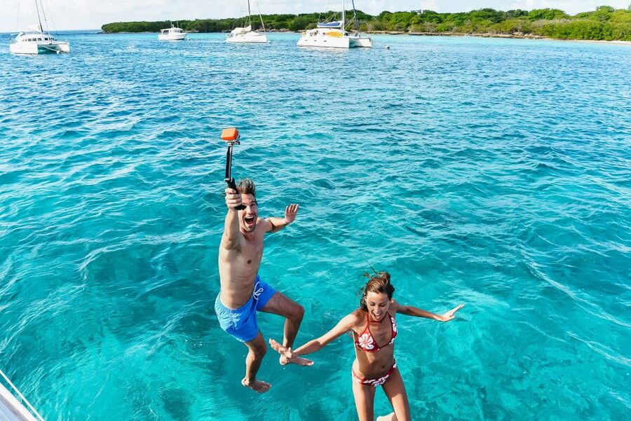From Split: Blue Cave & 5 Islands with Vis & Hvar Boat Tour - A speedboat day that hits five islands from Split