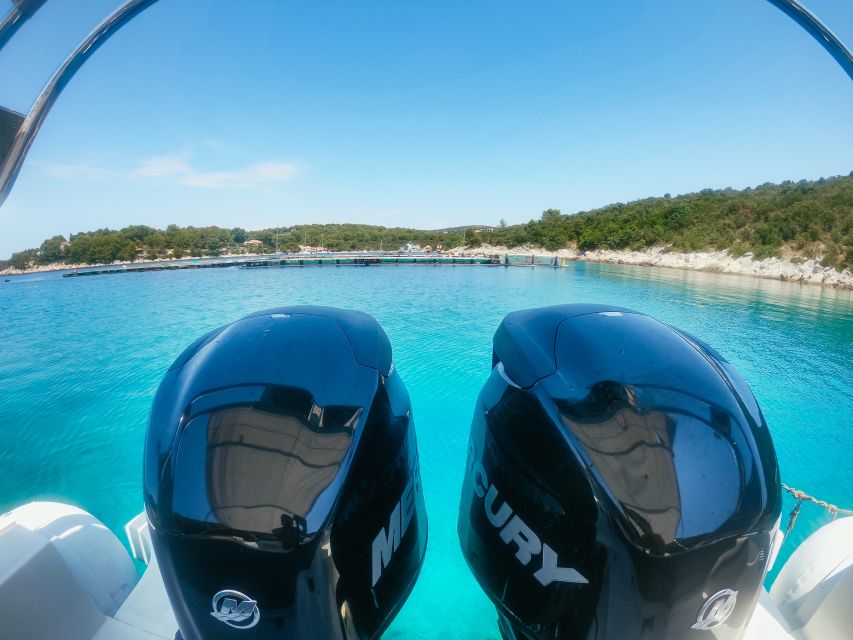 From Split: Blue Cave & 5 Islands with Vis & Hvar Boat Tour - View-heavy stops that still feel worthwhile: Stupišće, limestone caves, Stiniva