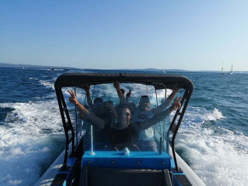 From Split: Blue Cave and 5 islands-Day Tour - Stiniva Cove: quick photos, then back to the water