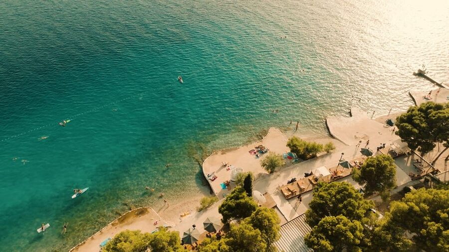 From Split: Brač Island Beach Bar and Pool Party - Who should book the Brač Beach Bar and Pool Party